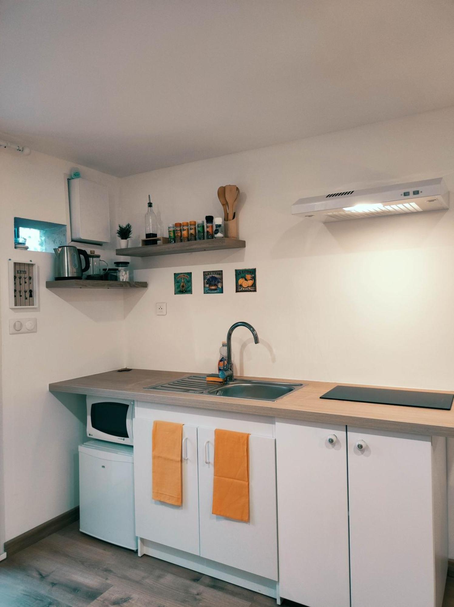 Studio Avec Clim Et Terrasse Proche Du Centre Ville D'Авиньон Номер фото